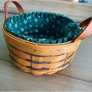 Vintage 1994 Longaberger 2 tone basket w/liner & leather handles Mint condition!